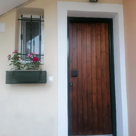 S&g House Apartment Alepou